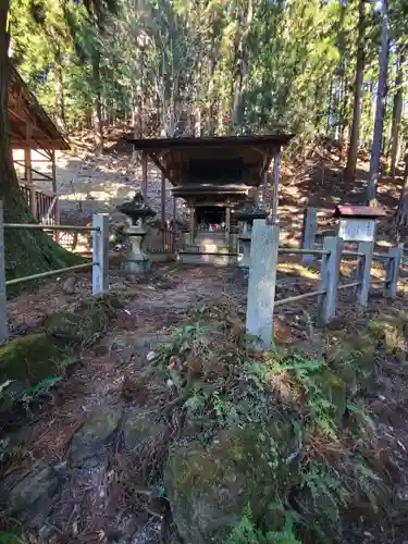 栗生神社の末社・摂社