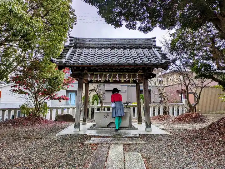 平田御薗神明社の手水舎