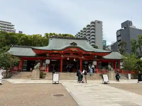 生田神社の{uncategorized: "未分類", other: "その他", undefined: "問題あり", building: "その他建物", grave: "お墓", sacred_gate: "鳥居", guardian: "狛犬", statue: "像", buddha: "仏像", history: "歴史", nature: "自然", garden: "庭園", animal: "動物", pagoda: "塔", temizu: "手水舎", mountain_gate: "山門・神門", sanctuary: "本殿・本堂", subordinate: "末社・摂社", art: "芸術", scenery: "景色", jizo: "地蔵", ema: "絵馬", goshuin: "御朱印", omikuji: "おみくじ", items: "授与品その他", amulet: "お守り", goshuincho: "御朱印帳", eats: "食事", festival: "お祭り", votive_dance: "神楽", shichigosan: "七五三参", wedding: "結婚式", experience: "体験その他", initially: "初詣", around: "周辺", anti_infection: "感染症対策"}