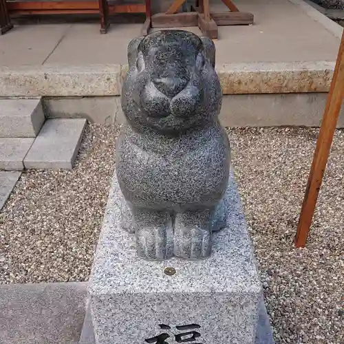 三輪神社の狛犬