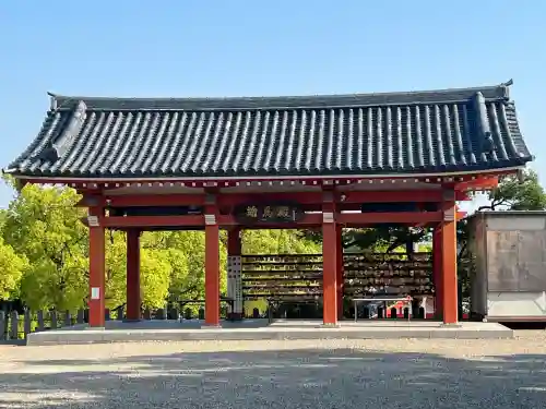百舌鳥八幡宮の{uncategorized: "未分類", other: "その他", undefined: "問題あり", building: "その他建物", grave: "お墓", sacred_gate: "鳥居", guardian: "狛犬", statue: "像", buddha: "仏像", history: "歴史", nature: "自然", garden: "庭園", animal: "動物", pagoda: "塔", temizu: "手水舎", mountain_gate: "山門・神門", sanctuary: "本殿・本堂", subordinate: "末社・摂社", art: "芸術", scenery: "景色", jizo: "地蔵", ema: "絵馬", goshuin: "御朱印", omikuji: "おみくじ", items: "授与品その他", amulet: "お守り", goshuincho: "御朱印帳", eats: "食事", festival: "お祭り", votive_dance: "神楽", shichigosan: "七五三参", wedding: "結婚式", experience: "体験その他", initially: "初詣", around: "周辺", anti_infection: "感染症対策"}