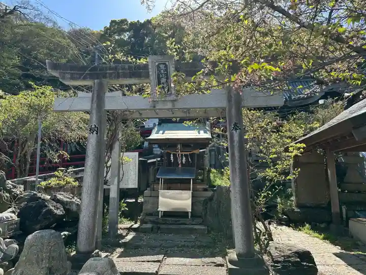 春日神社の{uncategorized: "未分類", other: "その他", undefined: "問題あり", building: "その他建物", grave: "お墓", sacred_gate: "鳥居", guardian: "狛犬", statue: "像", buddha: "仏像", history: "歴史", nature: "自然", garden: "庭園", animal: "動物", pagoda: "塔", temizu: "手水舎", mountain_gate: "山門・神門", sanctuary: "本殿・本堂", subordinate: "末社・摂社", art: "芸術", scenery: "景色", jizo: "地蔵", ema: "絵馬", goshuin: "御朱印", omikuji: "おみくじ", items: "授与品その他", amulet: "お守り", goshuincho: "御朱印帳", eats: "食事", festival: "お祭り", votive_dance: "神楽", shichigosan: "七五三参", wedding: "結婚式", experience: "体験その他", initially: "初詣", around: "周辺", anti_infection: "感染症対策"}