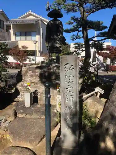 無量寺の像