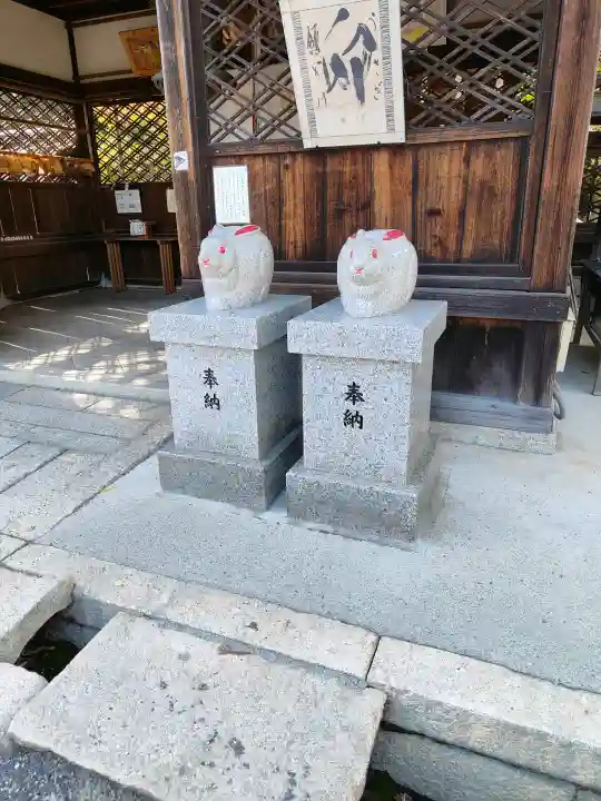 三尾神社の{uncategorized: "未分類", other: "その他", undefined: "問題あり", building: "その他建物", grave: "お墓", sacred_gate: "鳥居", guardian: "狛犬", statue: "像", buddha: "仏像", history: "歴史", nature: "自然", garden: "庭園", animal: "動物", pagoda: "塔", temizu: "手水舎", mountain_gate: "山門・神門", sanctuary: "本殿・本堂", subordinate: "末社・摂社", art: "芸術", scenery: "景色", jizo: "地蔵", ema: "絵馬", goshuin: "御朱印", omikuji: "おみくじ", items: "授与品その他", amulet: "お守り", goshuincho: "御朱印帳", eats: "食事", festival: "お祭り", votive_dance: "神楽", shichigosan: "七五三参", wedding: "結婚式", experience: "体験その他", initially: "初詣", around: "周辺", anti_infection: "感染症対策"}