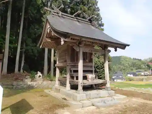 横見神社の本殿