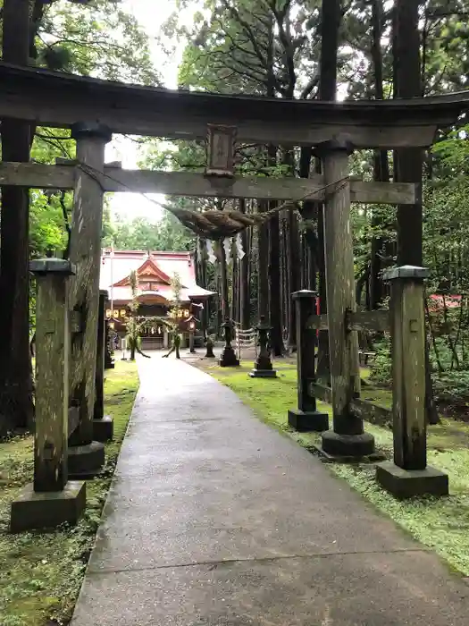 横浜八幡神社の鳥居