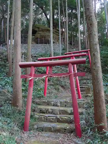 立石稲荷の鳥居