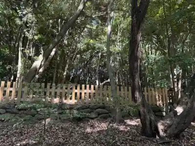 宗像大社の{uncategorized: "未分類", other: "その他", undefined: "問題あり", building: "その他建物", grave: "お墓", sacred_gate: "鳥居", guardian: "狛犬", statue: "像", buddha: "仏像", history: "歴史", nature: "自然", garden: "庭園", animal: "動物", pagoda: "塔", temizu: "手水舎", mountain_gate: "山門・神門", sanctuary: "本殿・本堂", subordinate: "末社・摂社", art: "芸術", scenery: "景色", jizo: "地蔵", ema: "絵馬", goshuin: "御朱印", omikuji: "おみくじ", items: "授与品その他", amulet: "お守り", goshuincho: "御朱印帳", eats: "食事", festival: "お祭り", votive_dance: "神楽", shichigosan: "七五三参", wedding: "結婚式", experience: "体験その他", initially: "初詣", around: "周辺", anti_infection: "感染症対策"}