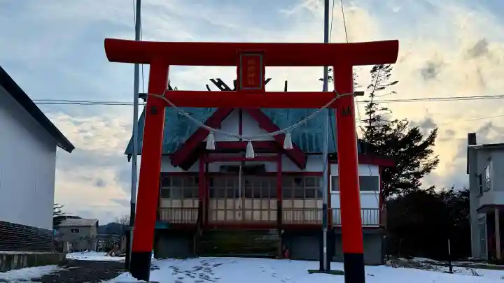 東野浜神社の{uncategorized: "未分類", other: "その他", undefined: "問題あり", building: "その他建物", grave: "お墓", sacred_gate: "鳥居", guardian: "狛犬", statue: "像", buddha: "仏像", history: "歴史", nature: "自然", garden: "庭園", animal: "動物", pagoda: "塔", temizu: "手水舎", mountain_gate: "山門・神門", sanctuary: "本殿・本堂", subordinate: "末社・摂社", art: "芸術", scenery: "景色", jizo: "地蔵", ema: "絵馬", goshuin: "御朱印", omikuji: "おみくじ", items: "授与品その他", amulet: "お守り", goshuincho: "御朱印帳", eats: "食事", festival: "お祭り", votive_dance: "神楽", shichigosan: "七五三参", wedding: "結婚式", experience: "体験その他", initially: "初詣", around: "周辺", anti_infection: "感染症対策"}