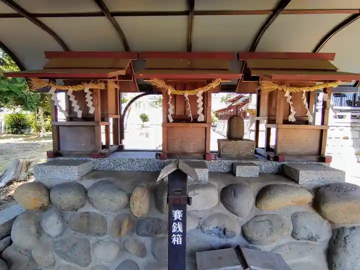 白山社(前飛保町)の末社・摂社