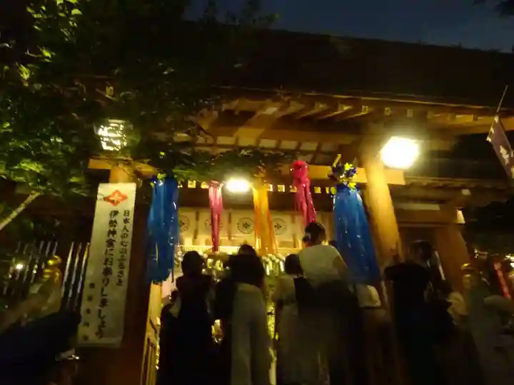 東京大神宮の山門・神門