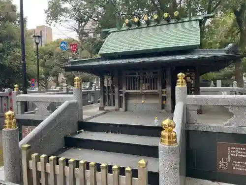 熊野神社の{uncategorized: "未分類", other: "その他", undefined: "問題あり", building: "その他建物", grave: "お墓", sacred_gate: "鳥居", guardian: "狛犬", statue: "像", buddha: "仏像", history: "歴史", nature: "自然", garden: "庭園", animal: "動物", pagoda: "塔", temizu: "手水舎", mountain_gate: "山門・神門", sanctuary: "本殿・本堂", subordinate: "末社・摂社", art: "芸術", scenery: "景色", jizo: "地蔵", ema: "絵馬", goshuin: "御朱印", omikuji: "おみくじ", items: "授与品その他", amulet: "お守り", goshuincho: "御朱印帳", eats: "食事", festival: "お祭り", votive_dance: "神楽", shichigosan: "七五三参", wedding: "結婚式", experience: "体験その他", initially: "初詣", around: "周辺", anti_infection: "感染症対策"}