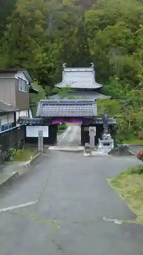 恵明寺の山門