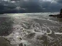 稲佐の浜 弁天島(島根県)