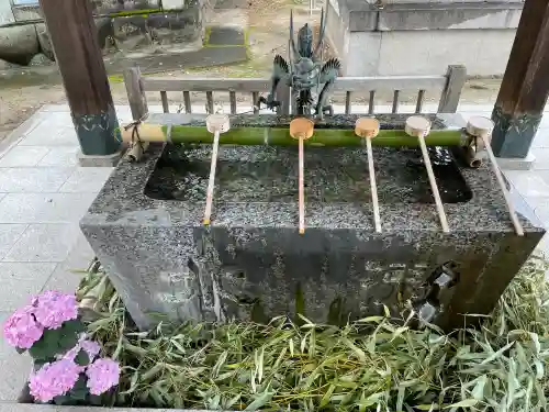 堤治神社の{uncategorized: "未分類", other: "その他", undefined: "問題あり", building: "その他建物", grave: "お墓", sacred_gate: "鳥居", guardian: "狛犬", statue: "像", buddha: "仏像", history: "歴史", nature: "自然", garden: "庭園", animal: "動物", pagoda: "塔", temizu: "手水舎", mountain_gate: "山門・神門", sanctuary: "本殿・本堂", subordinate: "末社・摂社", art: "芸術", scenery: "景色", jizo: "地蔵", ema: "絵馬", goshuin: "御朱印", omikuji: "おみくじ", items: "授与品その他", amulet: "お守り", goshuincho: "御朱印帳", eats: "食事", festival: "お祭り", votive_dance: "神楽", shichigosan: "七五三参", wedding: "結婚式", experience: "体験その他", initially: "初詣", around: "周辺", anti_infection: "感染症対策"}