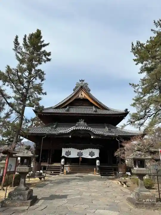 信濃國分寺の本殿・本堂