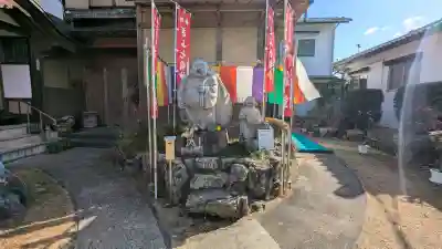 林陽寺の{uncategorized: "未分類", other: "その他", undefined: "問題あり", building: "その他建物", grave: "お墓", sacred_gate: "鳥居", guardian: "狛犬", statue: "像", buddha: "仏像", history: "歴史", nature: "自然", garden: "庭園", animal: "動物", pagoda: "塔", temizu: "手水舎", mountain_gate: "山門・神門", sanctuary: "本殿・本堂", subordinate: "末社・摂社", art: "芸術", scenery: "景色", jizo: "地蔵", ema: "絵馬", goshuin: "御朱印", omikuji: "おみくじ", items: "授与品その他", amulet: "お守り", goshuincho: "御朱印帳", eats: "食事", festival: "お祭り", votive_dance: "神楽", shichigosan: "七五三参", wedding: "結婚式", experience: "体験その他", initially: "初詣", around: "周辺", anti_infection: "感染症対策"}