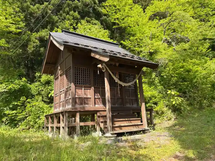 温泉神社の{uncategorized: "未分類", other: "その他", undefined: "問題あり", building: "その他建物", grave: "お墓", sacred_gate: "鳥居", guardian: "狛犬", statue: "像", buddha: "仏像", history: "歴史", nature: "自然", garden: "庭園", animal: "動物", pagoda: "塔", temizu: "手水舎", mountain_gate: "山門・神門", sanctuary: "本殿・本堂", subordinate: "末社・摂社", art: "芸術", scenery: "景色", jizo: "地蔵", ema: "絵馬", goshuin: "御朱印", omikuji: "おみくじ", items: "授与品その他", amulet: "お守り", goshuincho: "御朱印帳", eats: "食事", festival: "お祭り", votive_dance: "神楽", shichigosan: "七五三参", wedding: "結婚式", experience: "体験その他", initially: "初詣", around: "周辺", anti_infection: "感染症対策"}