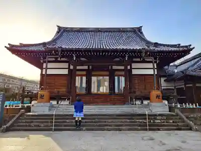 善導寺の本殿・本堂