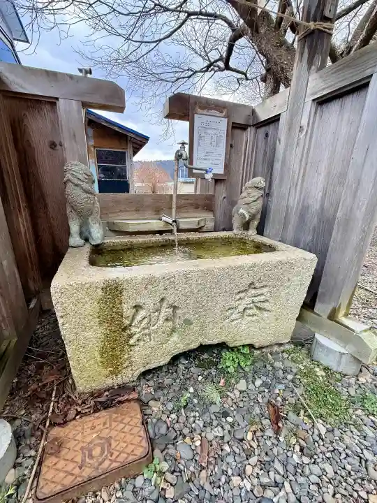 月崎神社の{uncategorized: "未分類", other: "その他", undefined: "問題あり", building: "その他建物", grave: "お墓", sacred_gate: "鳥居", guardian: "狛犬", statue: "像", buddha: "仏像", history: "歴史", nature: "自然", garden: "庭園", animal: "動物", pagoda: "塔", temizu: "手水舎", mountain_gate: "山門・神門", sanctuary: "本殿・本堂", subordinate: "末社・摂社", art: "芸術", scenery: "景色", jizo: "地蔵", ema: "絵馬", goshuin: "御朱印", omikuji: "おみくじ", items: "授与品その他", amulet: "お守り", goshuincho: "御朱印帳", eats: "食事", festival: "お祭り", votive_dance: "神楽", shichigosan: "七五三参", wedding: "結婚式", experience: "体験その他", initially: "初詣", around: "周辺", anti_infection: "感染症対策"}