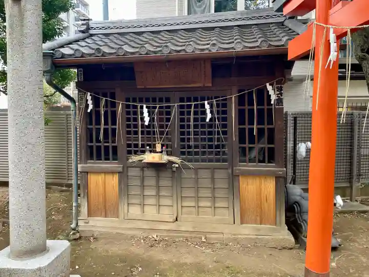 靍護稲荷神社の{uncategorized: "未分類", other: "その他", undefined: "問題あり", building: "その他建物", grave: "お墓", sacred_gate: "鳥居", guardian: "狛犬", statue: "像", buddha: "仏像", history: "歴史", nature: "自然", garden: "庭園", animal: "動物", pagoda: "塔", temizu: "手水舎", mountain_gate: "山門・神門", sanctuary: "本殿・本堂", subordinate: "末社・摂社", art: "芸術", scenery: "景色", jizo: "地蔵", ema: "絵馬", goshuin: "御朱印", omikuji: "おみくじ", items: "授与品その他", amulet: "お守り", goshuincho: "御朱印帳", eats: "食事", festival: "お祭り", votive_dance: "神楽", shichigosan: "七五三参", wedding: "結婚式", experience: "体験その他", initially: "初詣", around: "周辺", anti_infection: "感染症対策"}