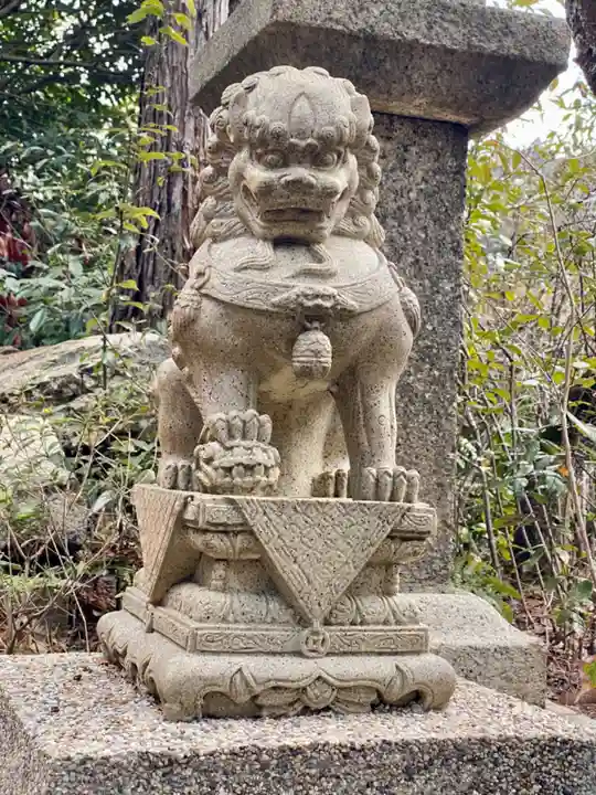 蟬丸神社(蝉丸神社)の狛犬