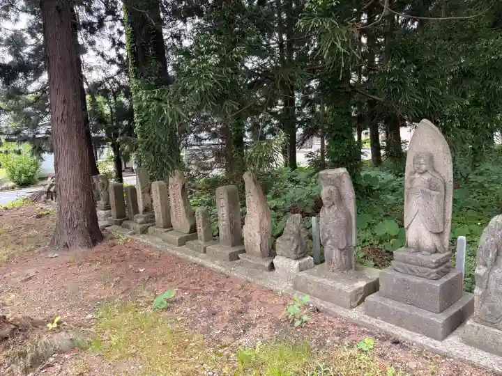 浅舞八幡神社の{uncategorized: "未分類", other: "その他", undefined: "問題あり", building: "その他建物", grave: "お墓", sacred_gate: "鳥居", guardian: "狛犬", statue: "像", buddha: "仏像", history: "歴史", nature: "自然", garden: "庭園", animal: "動物", pagoda: "塔", temizu: "手水舎", mountain_gate: "山門・神門", sanctuary: "本殿・本堂", subordinate: "末社・摂社", art: "芸術", scenery: "景色", jizo: "地蔵", ema: "絵馬", goshuin: "御朱印", omikuji: "おみくじ", items: "授与品その他", amulet: "お守り", goshuincho: "御朱印帳", eats: "食事", festival: "お祭り", votive_dance: "神楽", shichigosan: "七五三参", wedding: "結婚式", experience: "体験その他", initially: "初詣", around: "周辺", anti_infection: "感染症対策"}