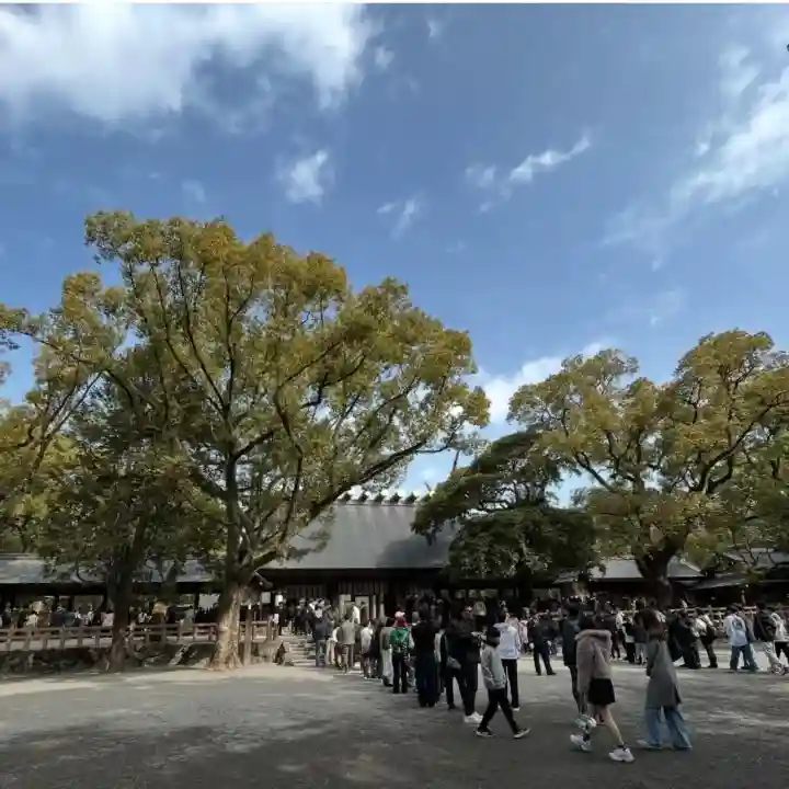 熱田神宮の{uncategorized: "未分類", other: "その他", undefined: "問題あり", building: "その他建物", grave: "お墓", sacred_gate: "鳥居", guardian: "狛犬", statue: "像", buddha: "仏像", history: "歴史", nature: "自然", garden: "庭園", animal: "動物", pagoda: "塔", temizu: "手水舎", mountain_gate: "山門・神門", sanctuary: "本殿・本堂", subordinate: "末社・摂社", art: "芸術", scenery: "景色", jizo: "地蔵", ema: "絵馬", goshuin: "御朱印", omikuji: "おみくじ", items: "授与品その他", amulet: "お守り", goshuincho: "御朱印帳", eats: "食事", festival: "お祭り", votive_dance: "神楽", shichigosan: "七五三参", wedding: "結婚式", experience: "体験その他", initially: "初詣", around: "周辺", anti_infection: "感染症対策"}