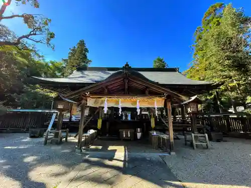 大和神社の本殿