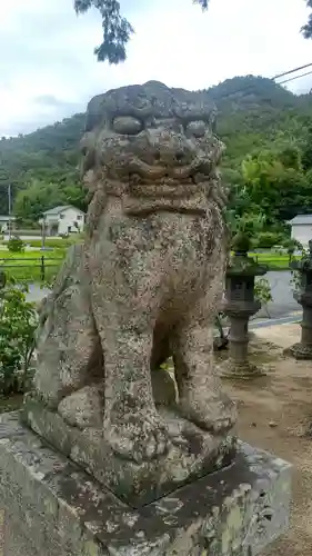 由加神社（和気由加神社）の狛犬