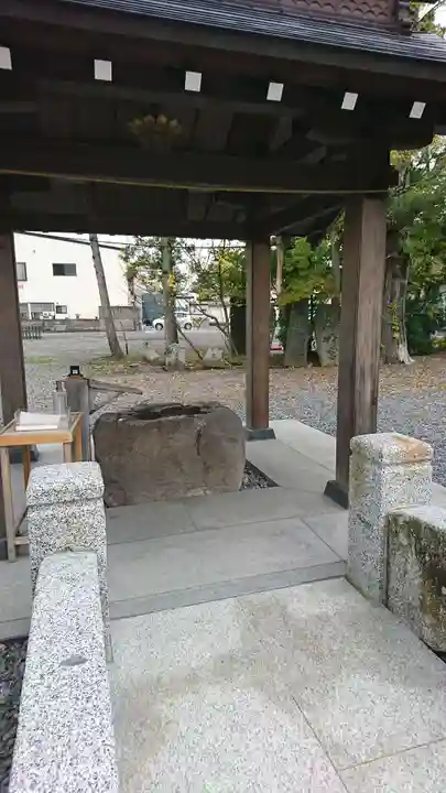 津島神社の手水舎