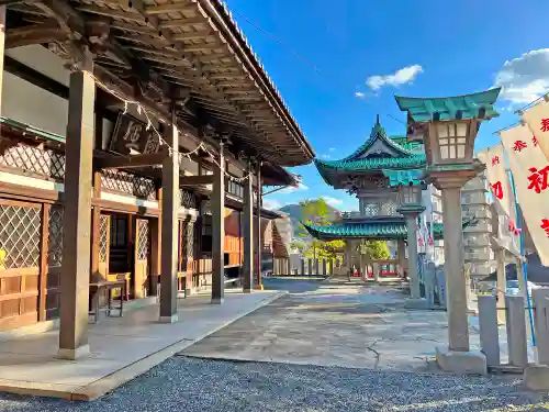 甲宗八幡宮の建物その他