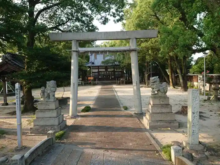 高牟神社(瀬古)の鳥居