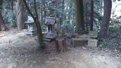 諏訪見目神社の末社・摂社