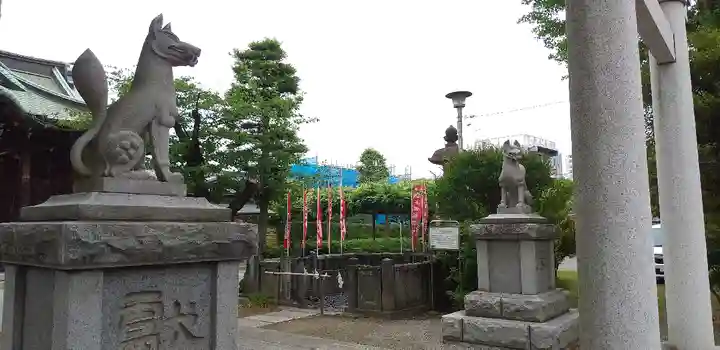 半田稲荷神社の狛犬