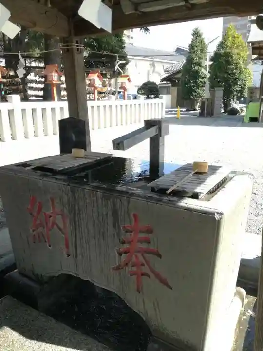 草加神社の手水舎