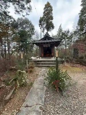 玉野御嶽神社の{uncategorized: "未分類", other: "その他", undefined: "問題あり", building: "その他建物", grave: "お墓", sacred_gate: "鳥居", guardian: "狛犬", statue: "像", buddha: "仏像", history: "歴史", nature: "自然", garden: "庭園", animal: "動物", pagoda: "塔", temizu: "手水舎", mountain_gate: "山門・神門", sanctuary: "本殿・本堂", subordinate: "末社・摂社", art: "芸術", scenery: "景色", jizo: "地蔵", ema: "絵馬", goshuin: "御朱印", omikuji: "おみくじ", items: "授与品その他", amulet: "お守り", goshuincho: "御朱印帳", eats: "食事", festival: "お祭り", votive_dance: "神楽", shichigosan: "七五三参", wedding: "結婚式", experience: "体験その他", initially: "初詣", around: "周辺", anti_infection: "感染症対策"}