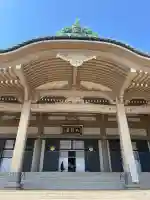 総持寺の{uncategorized: "未分類", other: "その他", undefined: "問題あり", building: "その他建物", grave: "お墓", sacred_gate: "鳥居", guardian: "狛犬", statue: "像", buddha: "仏像", history: "歴史", nature: "自然", garden: "庭園", animal: "動物", pagoda: "塔", temizu: "手水舎", mountain_gate: "山門・神門", sanctuary: "本殿・本堂", subordinate: "末社・摂社", art: "芸術", scenery: "景色", jizo: "地蔵", ema: "絵馬", goshuin: "御朱印", omikuji: "おみくじ", items: "授与品その他", amulet: "お守り", goshuincho: "御朱印帳", eats: "食事", festival: "お祭り", votive_dance: "神楽", shichigosan: "七五三参", wedding: "結婚式", experience: "体験その他", initially: "初詣", around: "周辺", anti_infection: "感染症対策"}