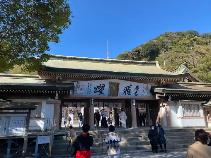 照國神社の山門・神門