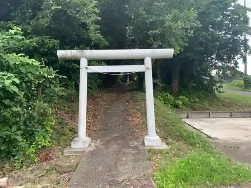 神社（名称不明）の鳥居