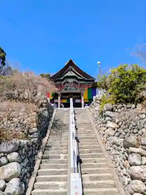 埼玉厄除け開運大師・龍泉寺（切り絵御朱印発祥の寺）の{uncategorized: "未分類", other: "その他", undefined: "問題あり", building: "その他建物", grave: "お墓", sacred_gate: "鳥居", guardian: "狛犬", statue: "像", buddha: "仏像", history: "歴史", nature: "自然", garden: "庭園", animal: "動物", pagoda: "塔", temizu: "手水舎", mountain_gate: "山門・神門", sanctuary: "本殿・本堂", subordinate: "末社・摂社", art: "芸術", scenery: "景色", jizo: "地蔵", ema: "絵馬", goshuin: "御朱印", omikuji: "おみくじ", items: "授与品その他", amulet: "お守り", goshuincho: "御朱印帳", eats: "食事", festival: "お祭り", votive_dance: "神楽", shichigosan: "七五三参", wedding: "結婚式", experience: "体験その他", initially: "初詣", around: "周辺", anti_infection: "感染症対策"}