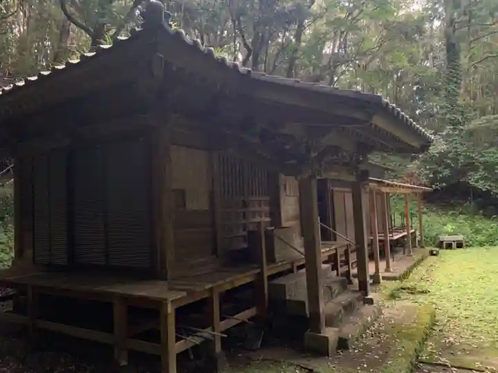 風早不動尊の本殿・本堂