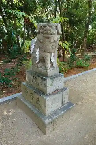 辛國神社の狛犬