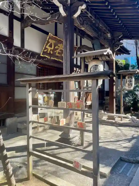 成就院の{uncategorized: "未分類", other: "その他", undefined: "問題あり", building: "その他建物", grave: "お墓", sacred_gate: "鳥居", guardian: "狛犬", statue: "像", buddha: "仏像", history: "歴史", nature: "自然", garden: "庭園", animal: "動物", pagoda: "塔", temizu: "手水舎", mountain_gate: "山門・神門", sanctuary: "本殿・本堂", subordinate: "末社・摂社", art: "芸術", scenery: "景色", jizo: "地蔵", ema: "絵馬", goshuin: "御朱印", omikuji: "おみくじ", items: "授与品その他", amulet: "お守り", goshuincho: "御朱印帳", eats: "食事", festival: "お祭り", votive_dance: "神楽", shichigosan: "七五三参", wedding: "結婚式", experience: "体験その他", initially: "初詣", around: "周辺", anti_infection: "感染症対策"}