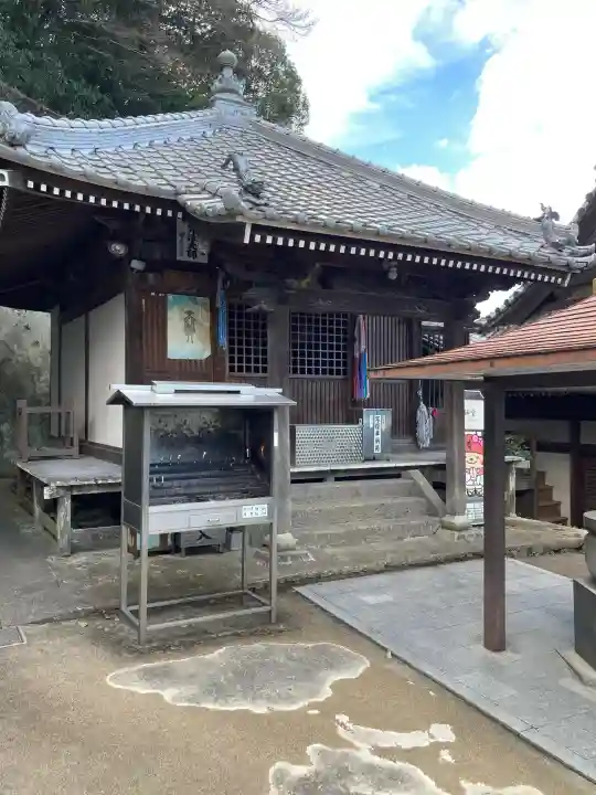 甲山寺の{uncategorized: "未分類", other: "その他", undefined: "問題あり", building: "その他建物", grave: "お墓", sacred_gate: "鳥居", guardian: "狛犬", statue: "像", buddha: "仏像", history: "歴史", nature: "自然", garden: "庭園", animal: "動物", pagoda: "塔", temizu: "手水舎", mountain_gate: "山門・神門", sanctuary: "本殿・本堂", subordinate: "末社・摂社", art: "芸術", scenery: "景色", jizo: "地蔵", ema: "絵馬", goshuin: "御朱印", omikuji: "おみくじ", items: "授与品その他", amulet: "お守り", goshuincho: "御朱印帳", eats: "食事", festival: "お祭り", votive_dance: "神楽", shichigosan: "七五三参", wedding: "結婚式", experience: "体験その他", initially: "初詣", around: "周辺", anti_infection: "感染症対策"}