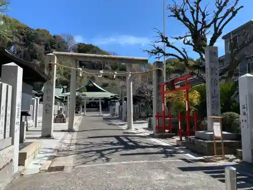 比治山神社の{uncategorized: "未分類", other: "その他", undefined: "問題あり", building: "その他建物", grave: "お墓", sacred_gate: "鳥居", guardian: "狛犬", statue: "像", buddha: "仏像", history: "歴史", nature: "自然", garden: "庭園", animal: "動物", pagoda: "塔", temizu: "手水舎", mountain_gate: "山門・神門", sanctuary: "本殿・本堂", subordinate: "末社・摂社", art: "芸術", scenery: "景色", jizo: "地蔵", ema: "絵馬", goshuin: "御朱印", omikuji: "おみくじ", items: "授与品その他", amulet: "お守り", goshuincho: "御朱印帳", eats: "食事", festival: "お祭り", votive_dance: "神楽", shichigosan: "七五三参", wedding: "結婚式", experience: "体験その他", initially: "初詣", around: "周辺", anti_infection: "感染症対策"}