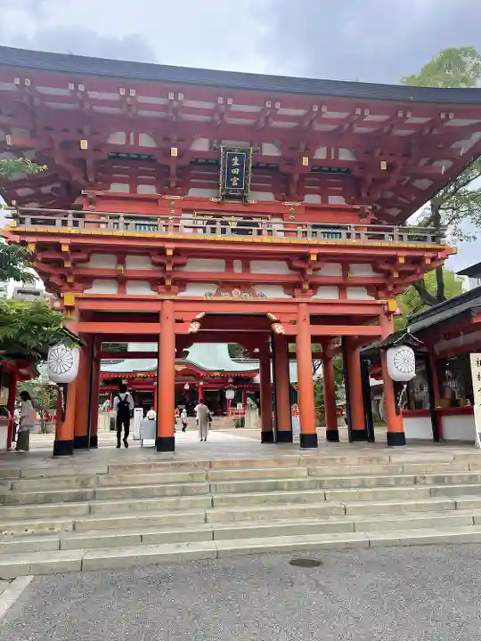 生田神社の山門・神門