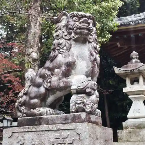 成石神社の狛犬