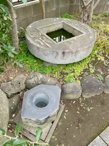日蓮宗龍口山本龍寺の{uncategorized: "未分類", other: "その他", undefined: "問題あり", building: "その他建物", grave: "お墓", sacred_gate: "鳥居", guardian: "狛犬", statue: "像", buddha: "仏像", history: "歴史", nature: "自然", garden: "庭園", animal: "動物", pagoda: "塔", temizu: "手水舎", mountain_gate: "山門・神門", sanctuary: "本殿・本堂", subordinate: "末社・摂社", art: "芸術", scenery: "景色", jizo: "地蔵", ema: "絵馬", goshuin: "御朱印", omikuji: "おみくじ", items: "授与品その他", amulet: "お守り", goshuincho: "御朱印帳", eats: "食事", festival: "お祭り", votive_dance: "神楽", shichigosan: "七五三参", wedding: "結婚式", experience: "体験その他", initially: "初詣", around: "周辺", anti_infection: "感染症対策"}