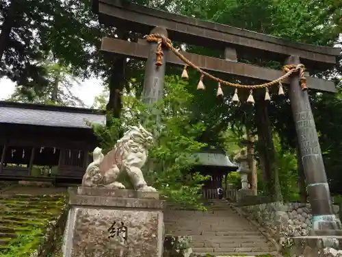 諏訪大社上社前宮の鳥居